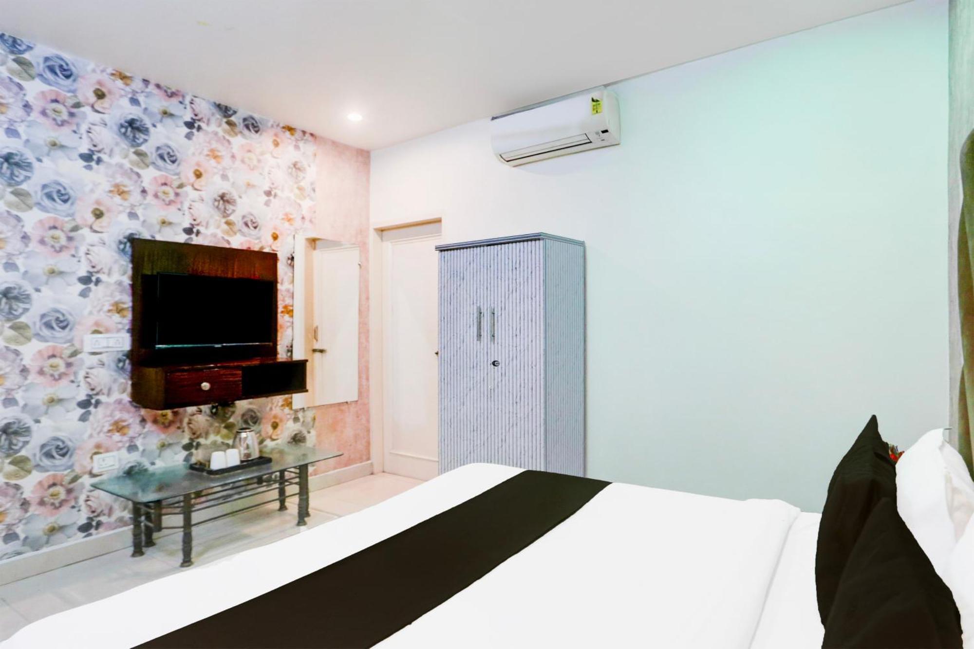 Super Collection O Roop Vihar Rohtak Formerly Hotel Maha Exterior photo